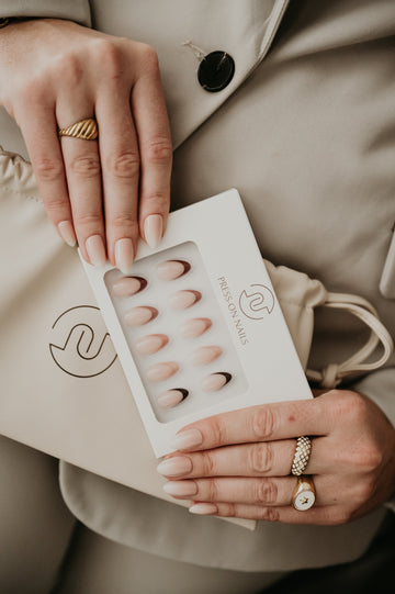 De ultieme gids voor persoonlijke nagels: Ontdek de wereld van Press-on nails.